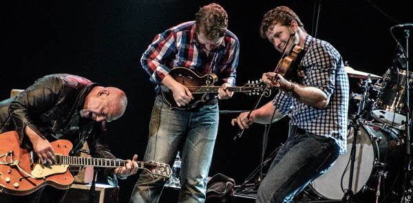 Jamming on stage with Joe Camilleri at The Palms @ Crown in Melbourne Victoria (Picture: Sean Clohesy)